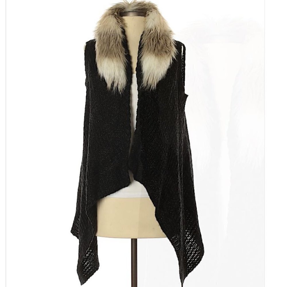 NEW Skies are Blue Vest Faux Fur Collar Size Small